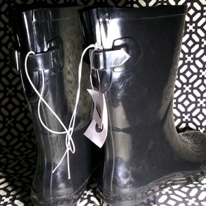Rain boots
